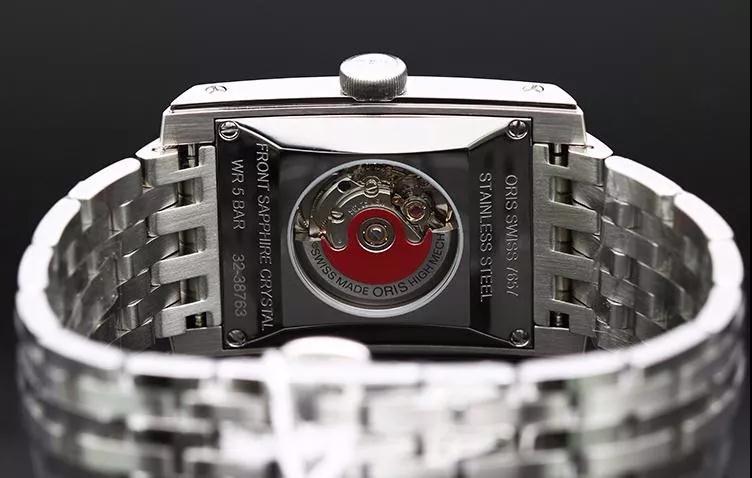 The movement could be viewed through the transparent caseback.